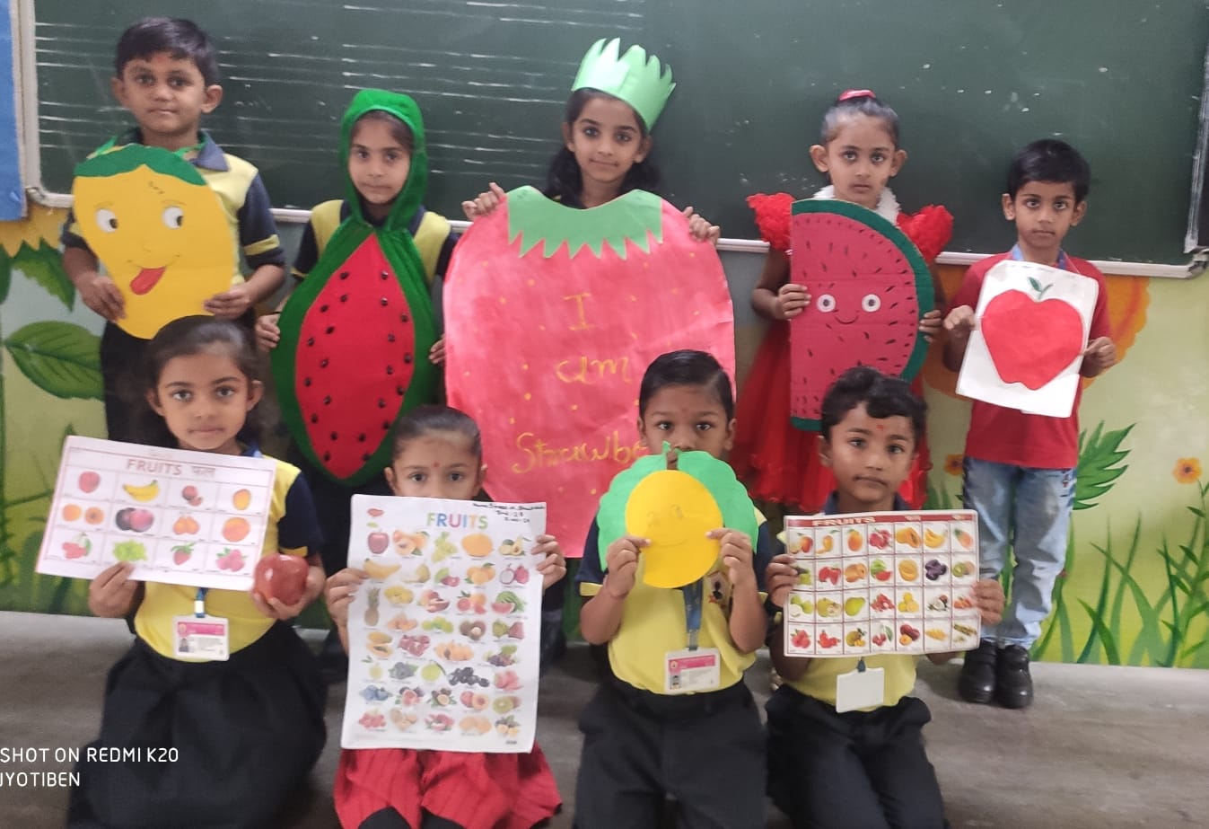 FRUITS DAY-PRE-PRIMARY TO STD. 2